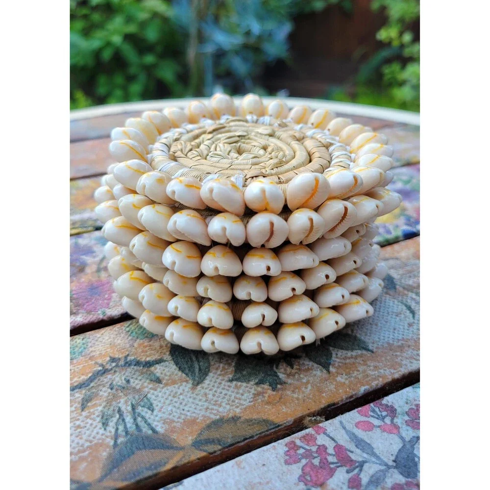 Woven Raffia Cowrie Shell Coasters – Boho Coastal Tiki Bar Decor (Set of 6)